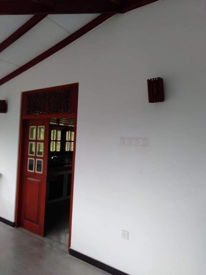 Near Beach Rest Unawatuna Exterior foto