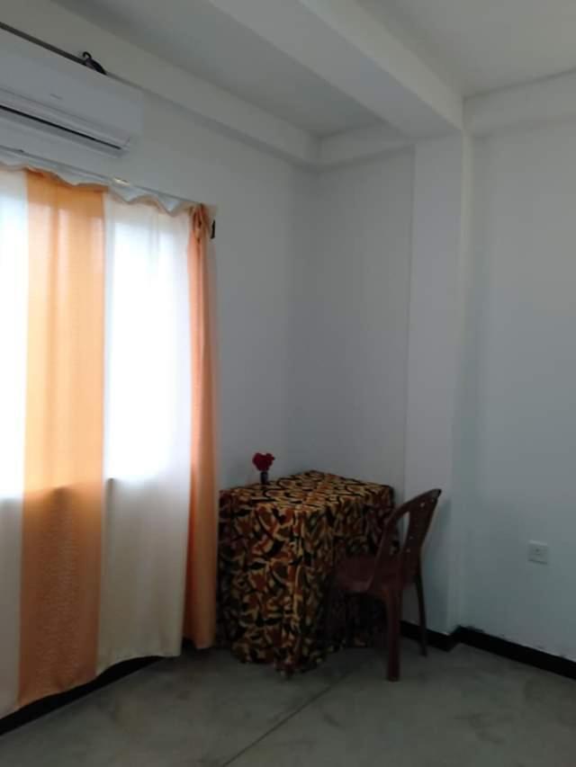 Near Beach Rest Unawatuna Exterior foto